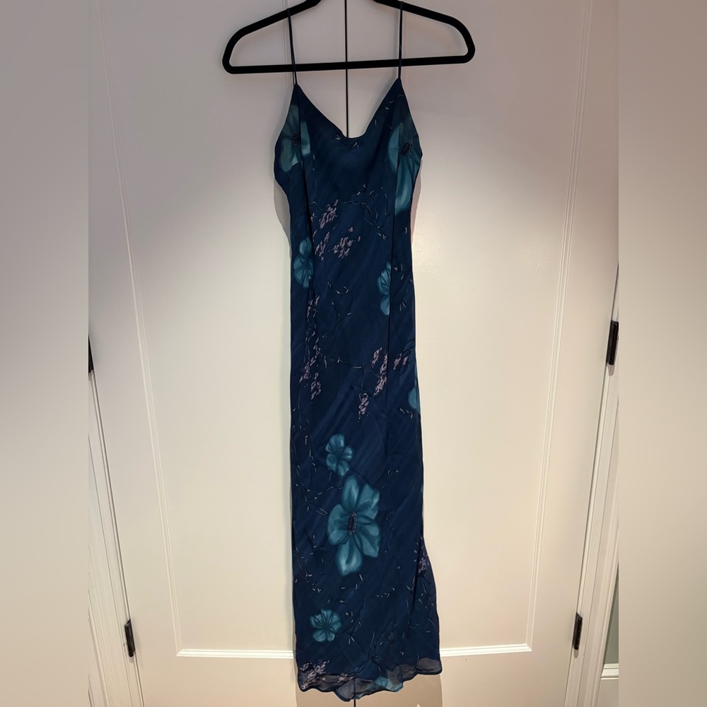 Chic Strapless Floral Dress in Navy